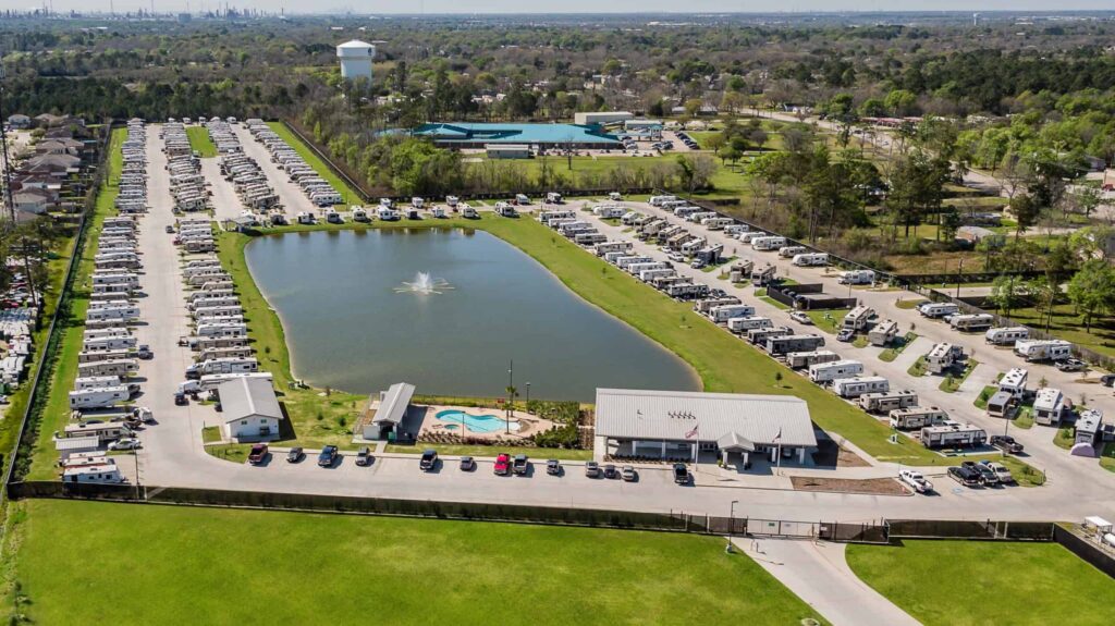 The best RV resort near Houston for luxury and convenience Cedar